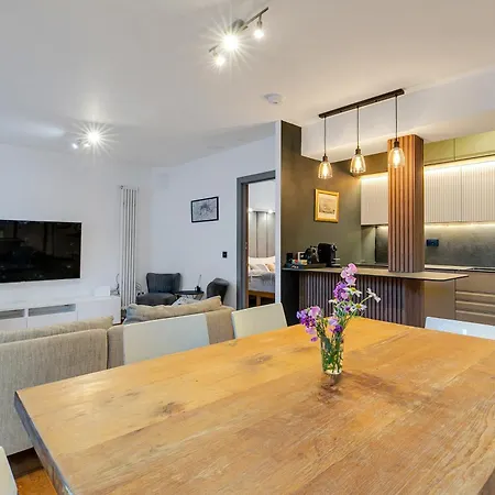 Chic Apartment Near Tower Bridge